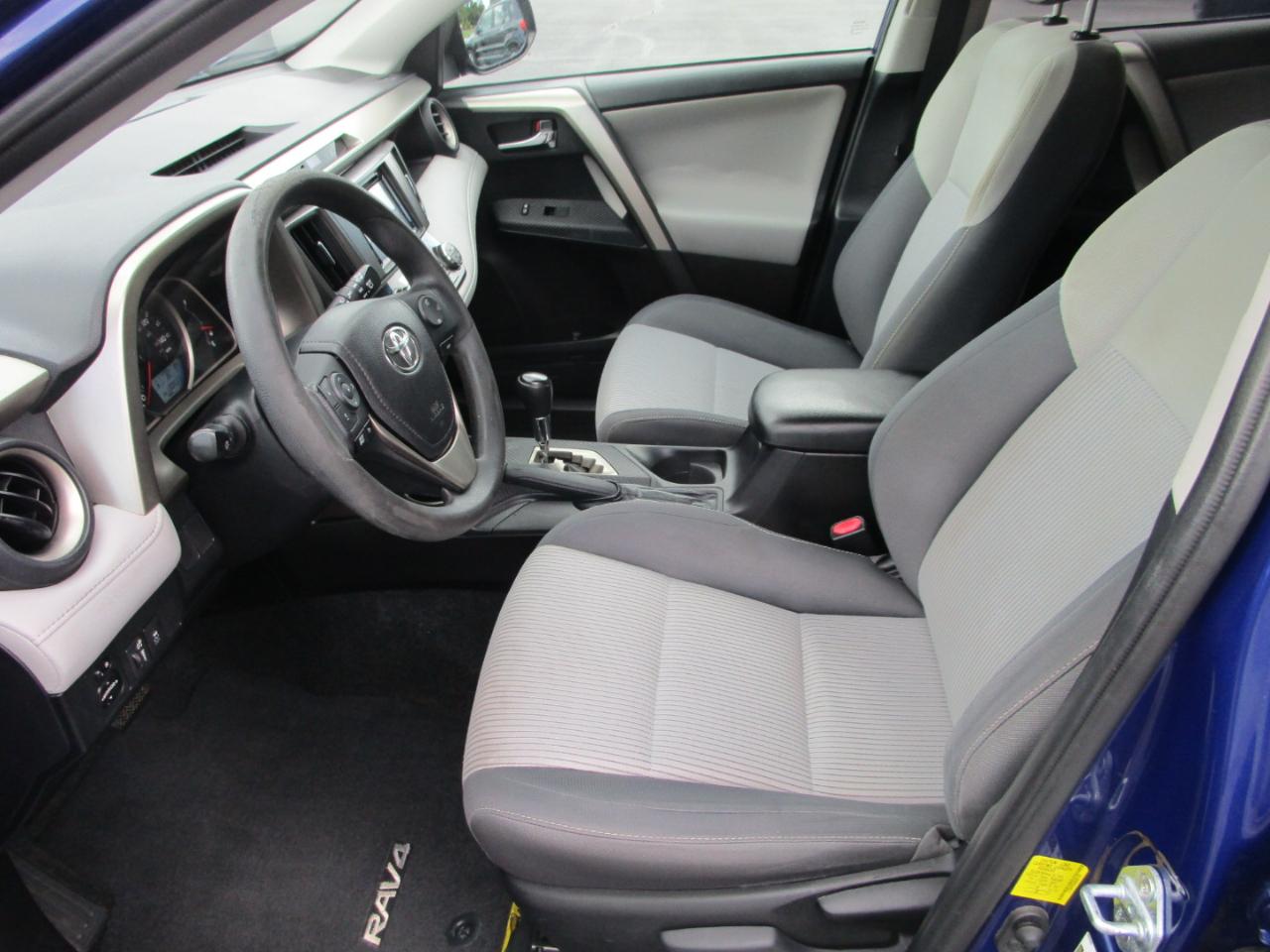 Toyota RAV4 FWD 4dr XLE (Natl) 2014