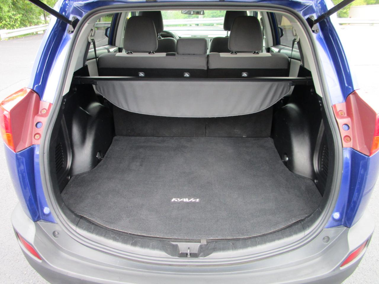 Toyota RAV4 FWD 4dr XLE (Natl) 2014