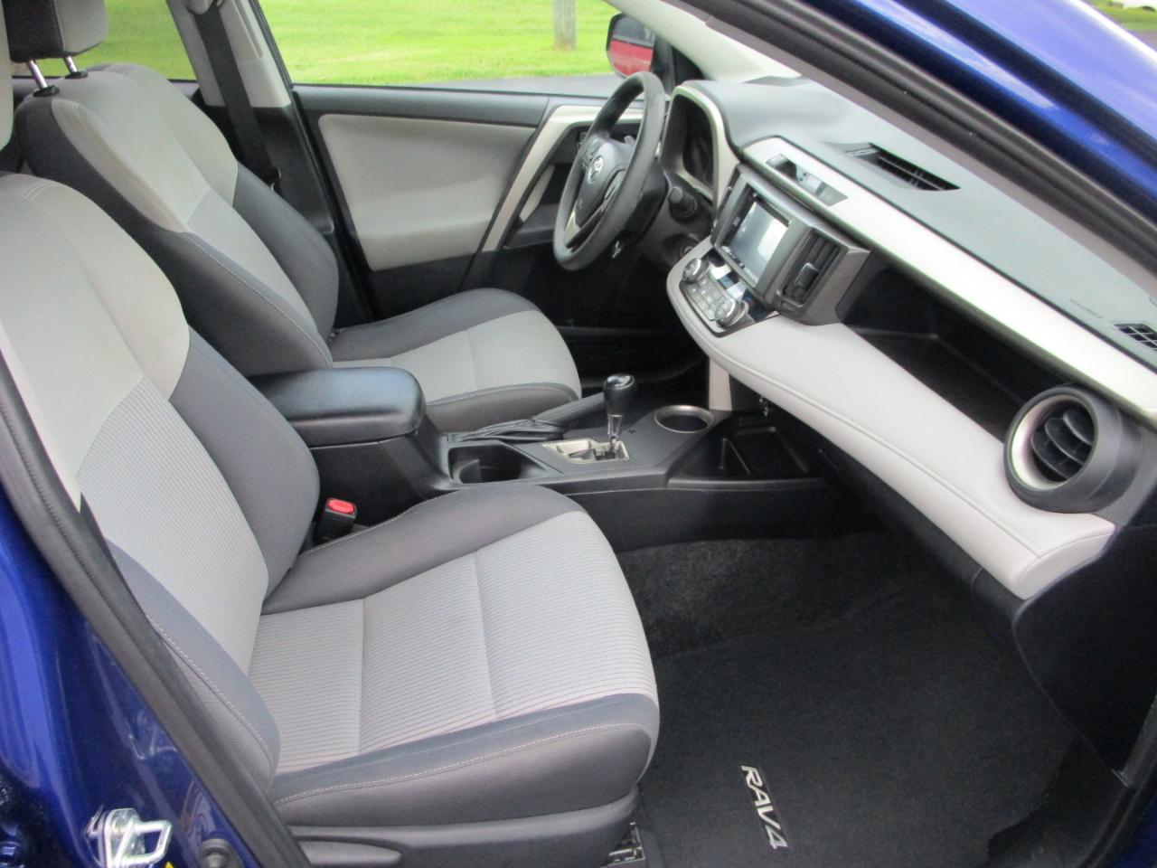 Toyota RAV4 FWD 4dr XLE (Natl) 2014