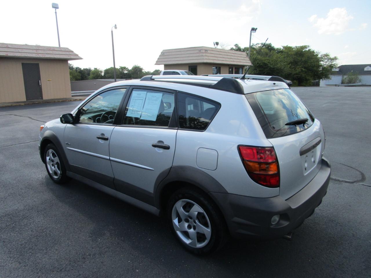 Pontiac Vibe 4dr HB 2008