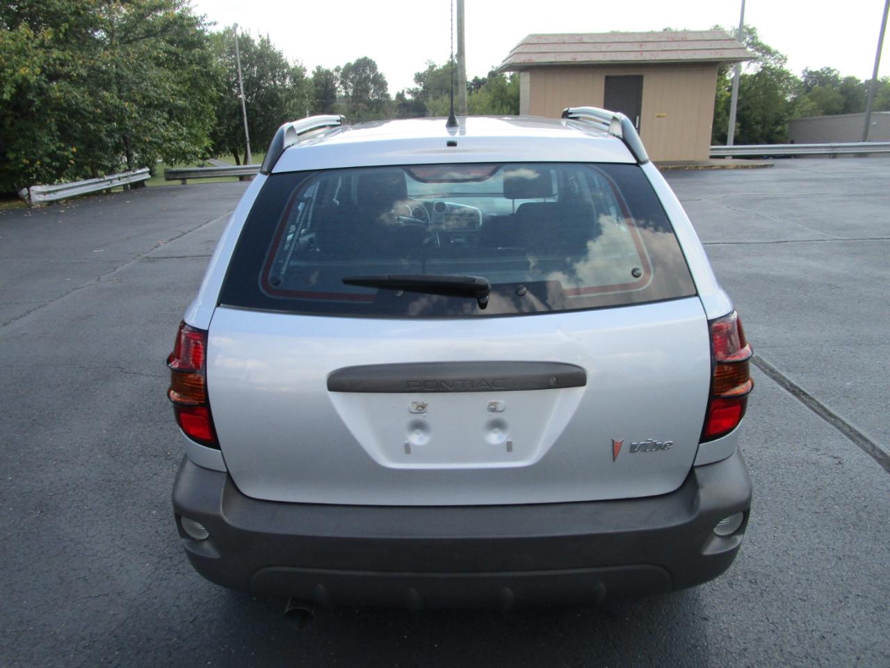 Pontiac Vibe 4dr HB 2008