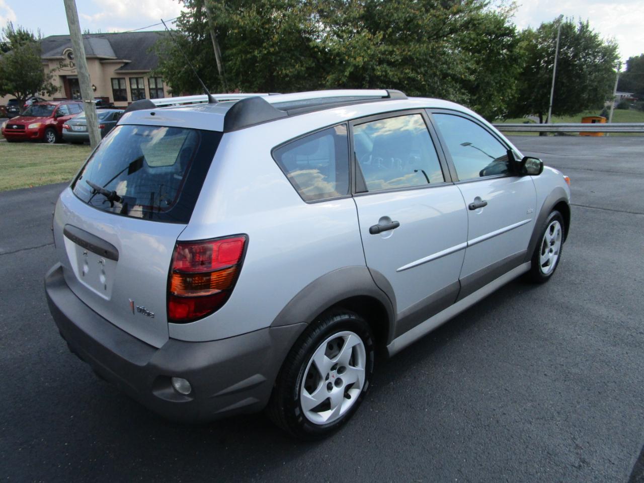 Pontiac Vibe 4dr HB 2008