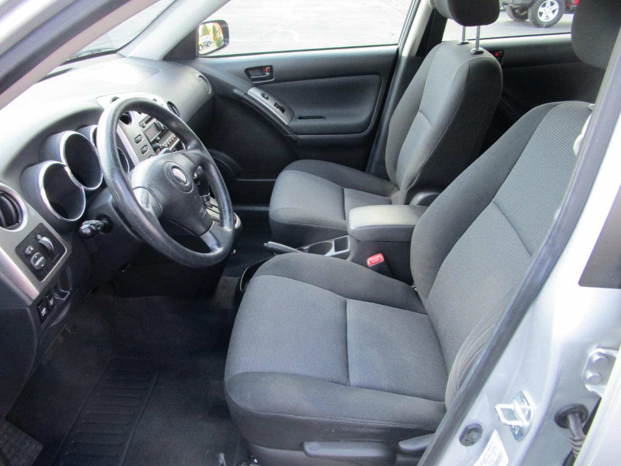 Pontiac Vibe 4dr HB 2008