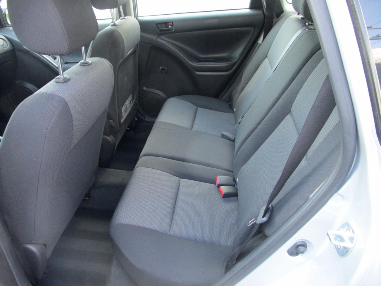 Pontiac Vibe 4dr HB 2008