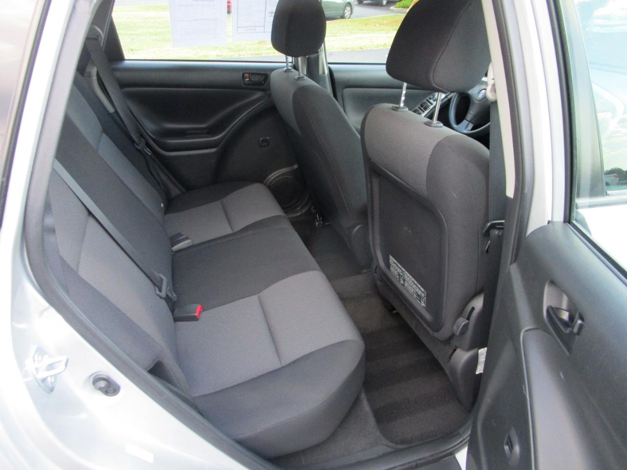 Pontiac Vibe 4dr HB 2008