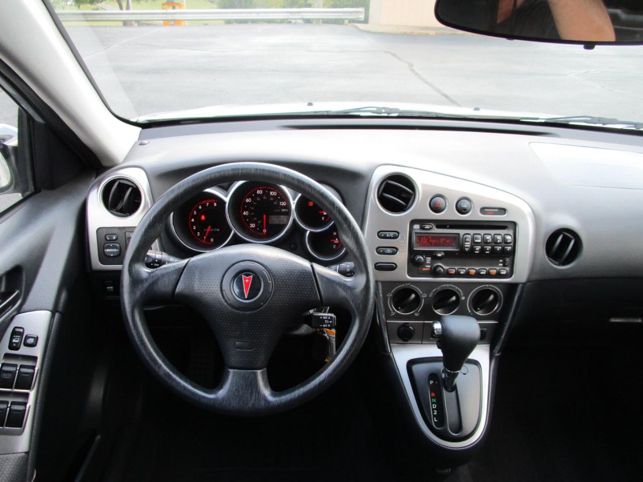 Pontiac Vibe 4dr HB 2008