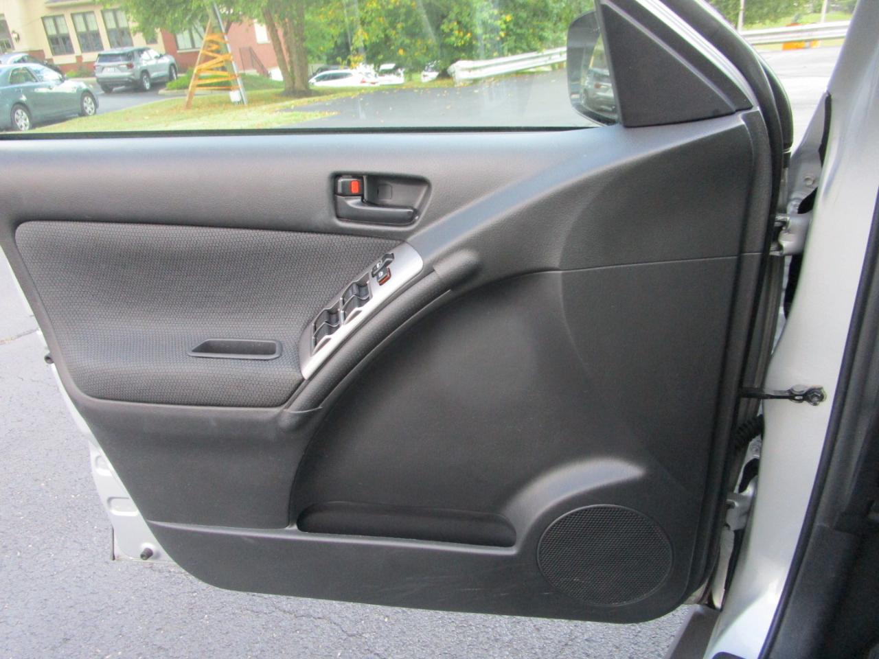 Pontiac Vibe 4dr HB 2008