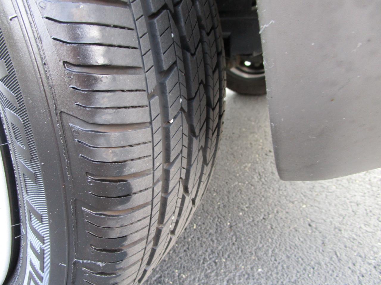 Pontiac Vibe 4dr HB 2008