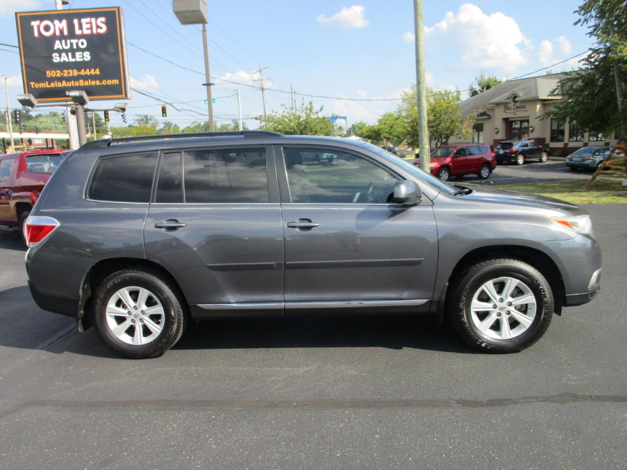 Toyota Highlander FWD 4dr V6 (Natl) 2012