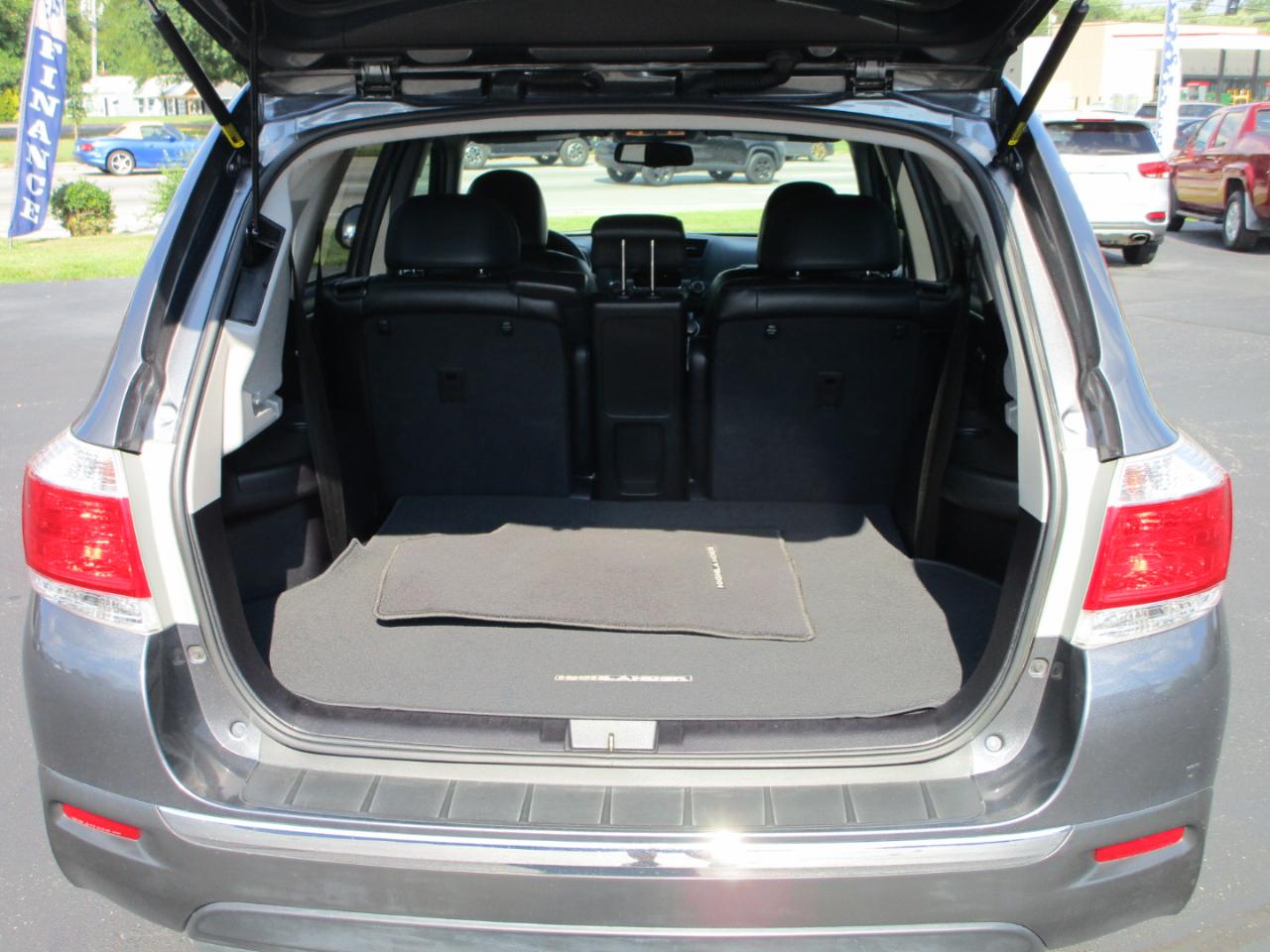 Toyota Highlander FWD 4dr V6 (Natl) 2012