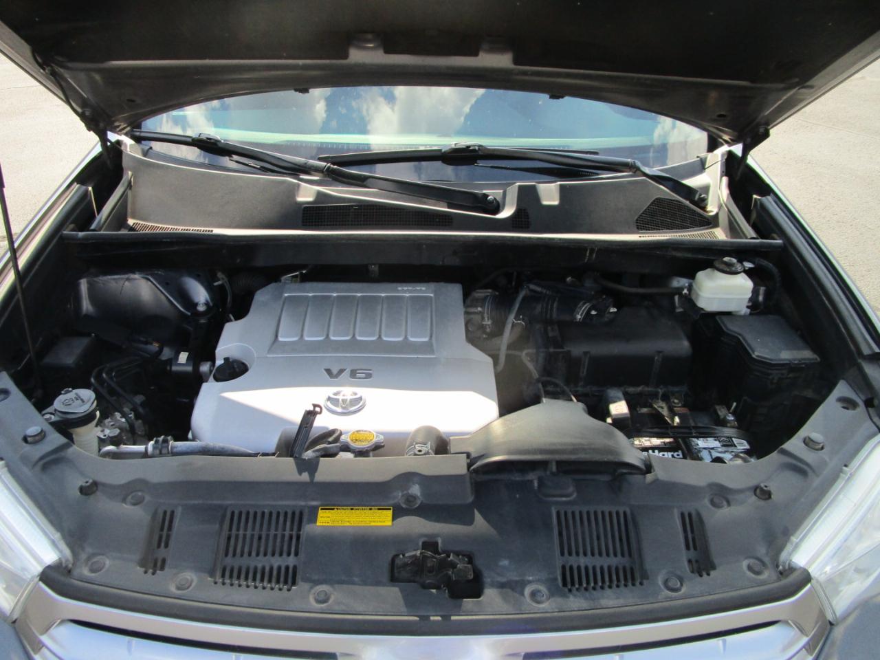 Toyota Highlander FWD 4dr V6 (Natl) 2012