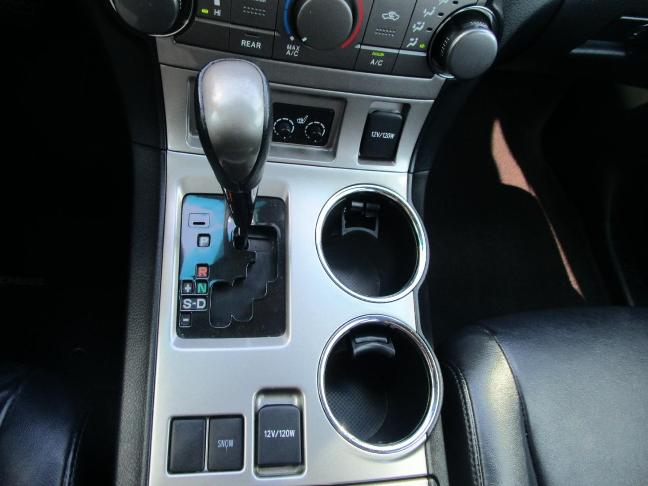 Toyota Highlander FWD 4dr V6 (Natl) 2012