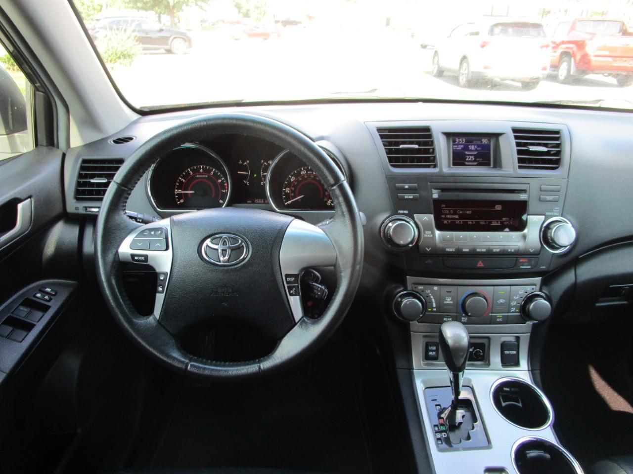 Toyota Highlander FWD 4dr V6 (Natl) 2012