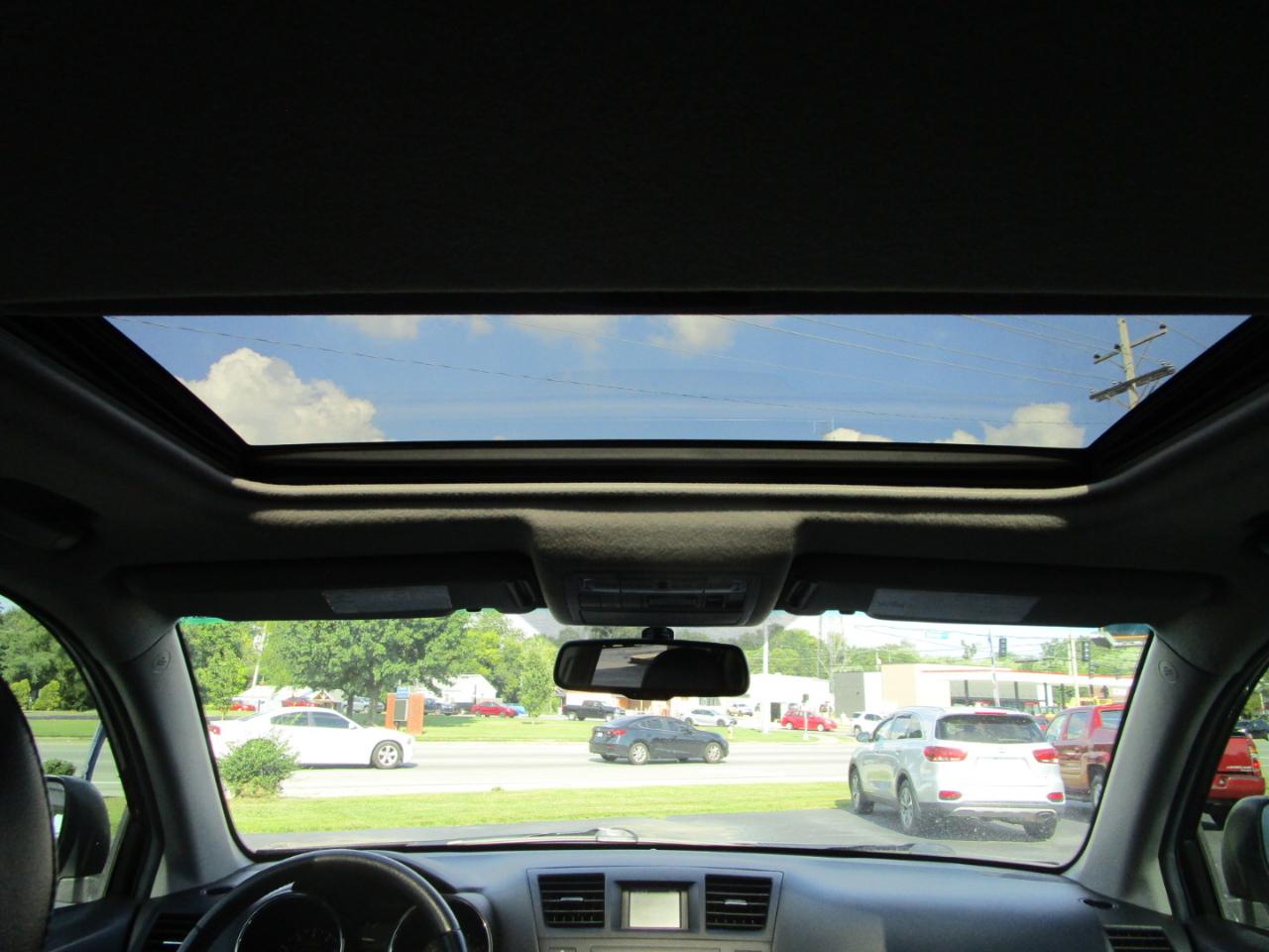 Toyota Highlander FWD 4dr V6 (Natl) 2012