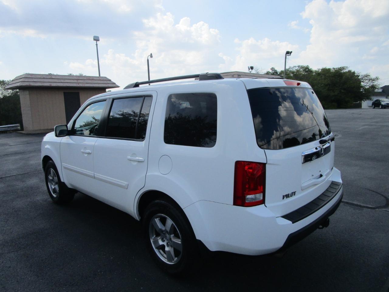 Honda Pilot 2WD 4dr EX-L 2011