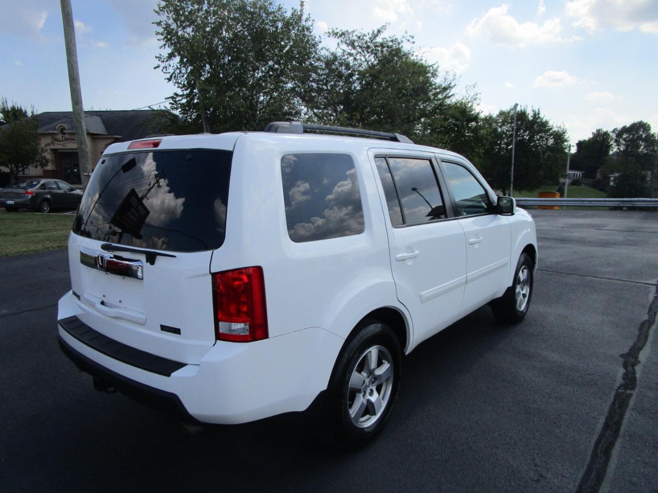 Honda Pilot 2WD 4dr EX-L 2011