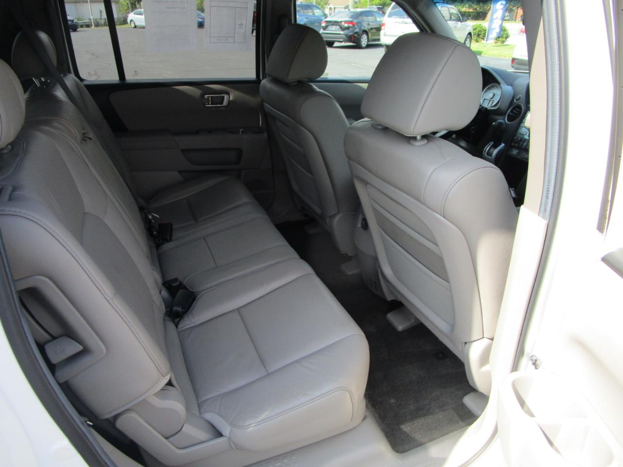 Honda Pilot 2WD 4dr EX-L 2011