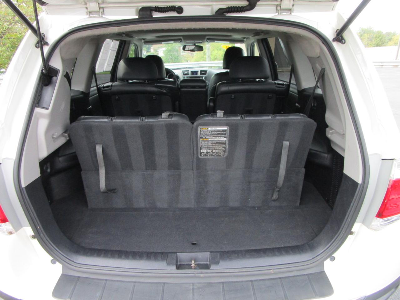 Toyota Highlander 4WD 4dr V6 (Natl) 2013