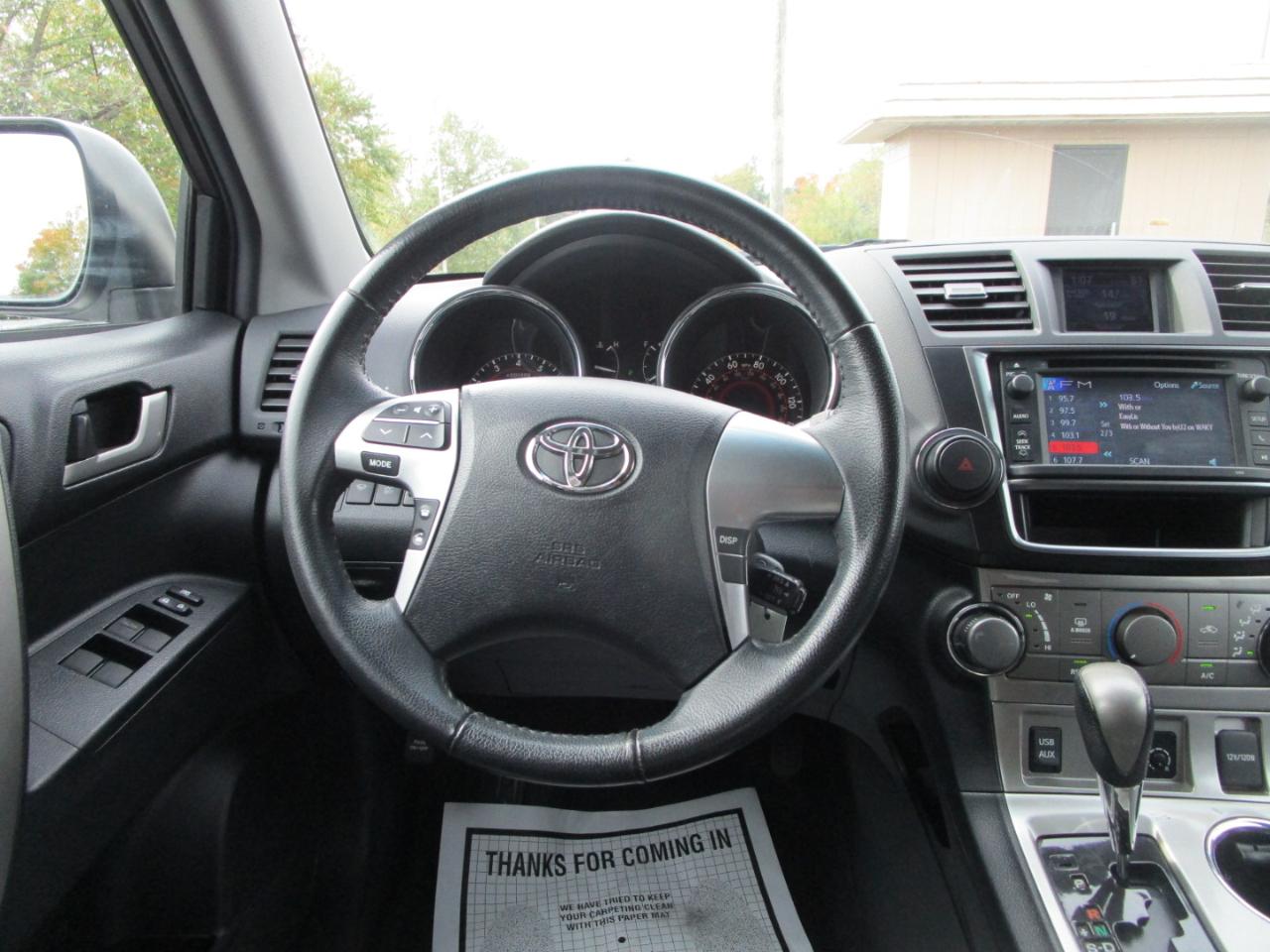 Toyota Highlander 4WD 4dr V6 (Natl) 2013
