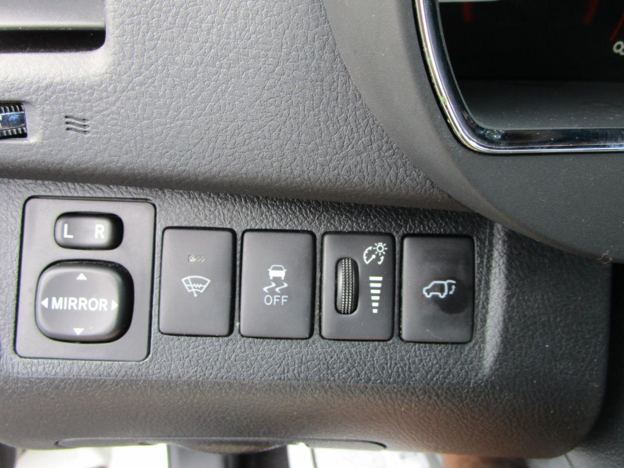Toyota Highlander 4WD 4dr V6 (Natl) 2013