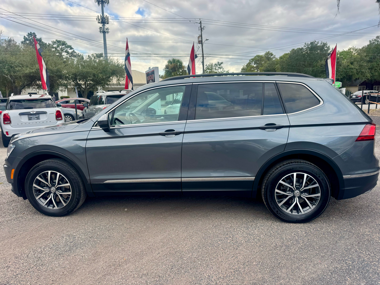 2018 Volkswagen Tiguan SE photo 3