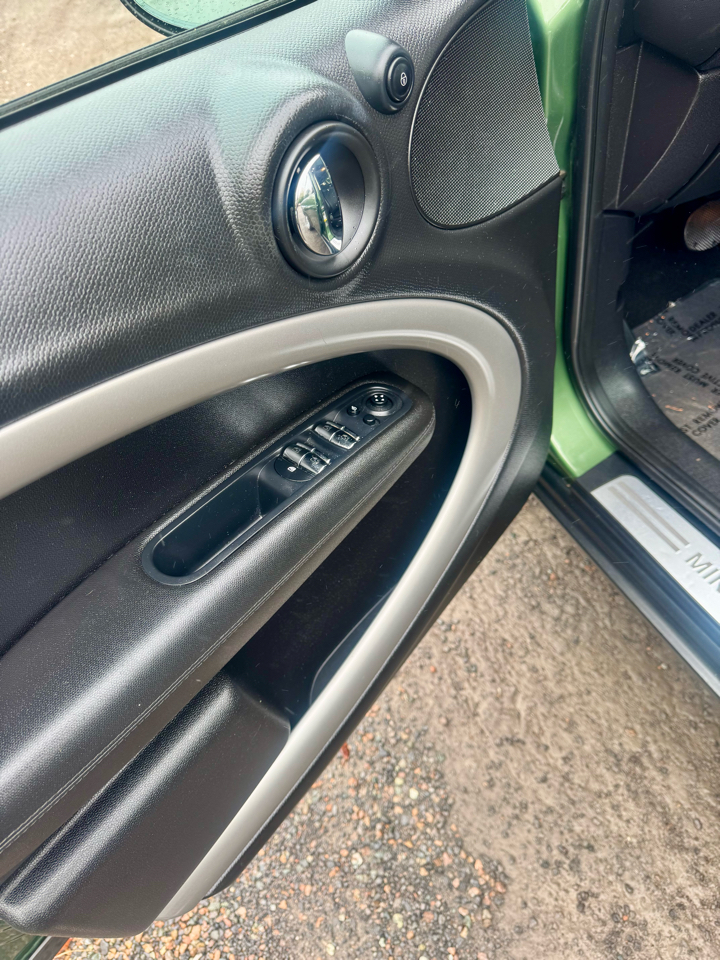 MINI Countryman Base 2016 MINI Countryman Base 2016