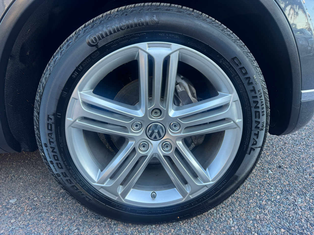 2015 Volkswagen Touareg V6 FSI TDI Hybrid photo 3