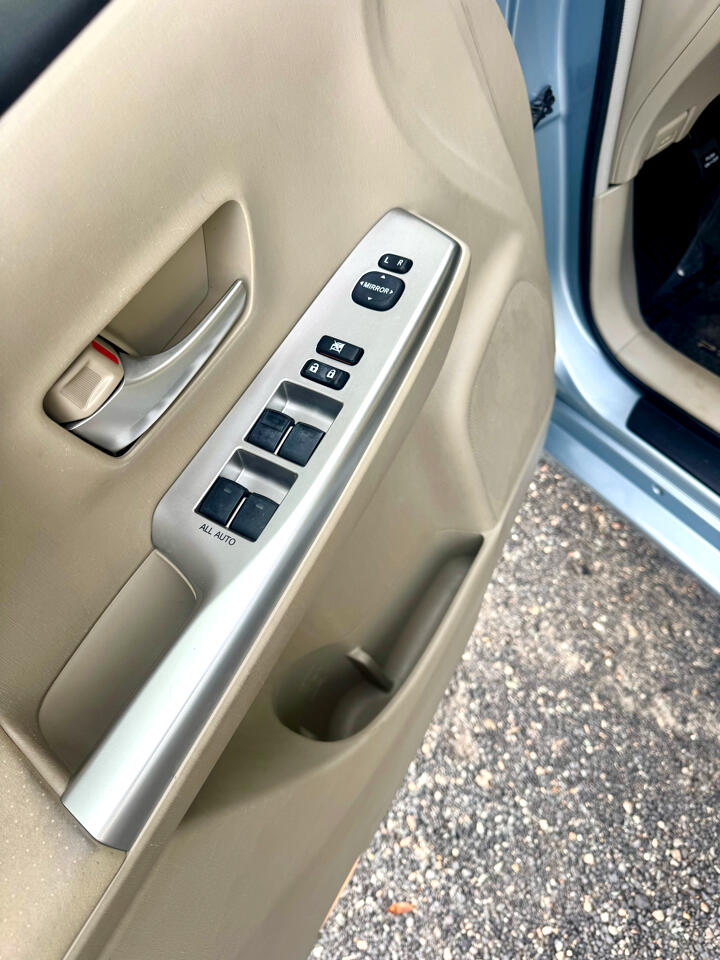 Toyota Prius V Three 2014