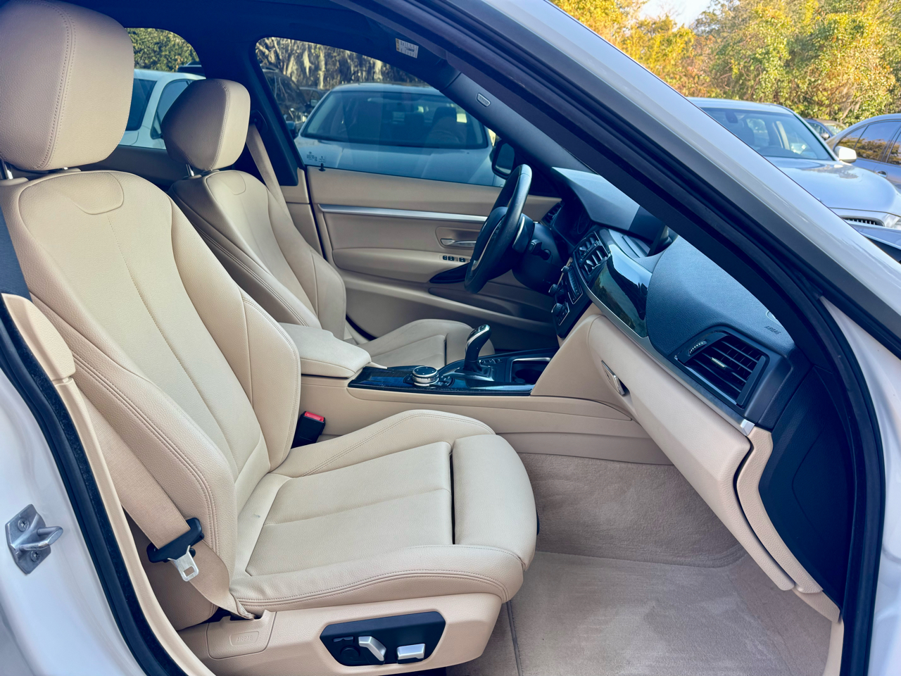 BMW 3-Series Gran Turismo 328i xDrive SULEV 2016