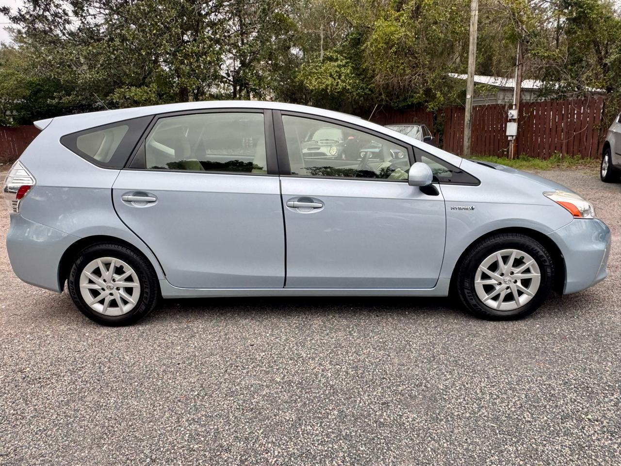 Toyota Prius V Three 2014