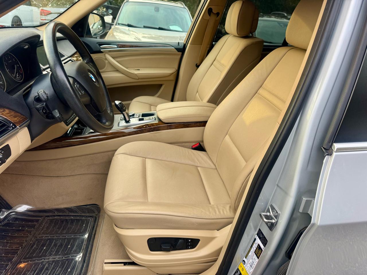 BMW X5 xDrive50i 2011