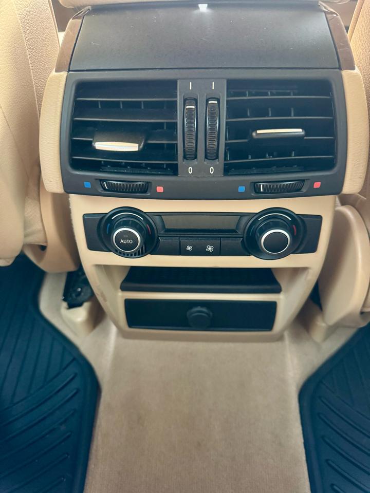 BMW X5 xDrive50i 2011