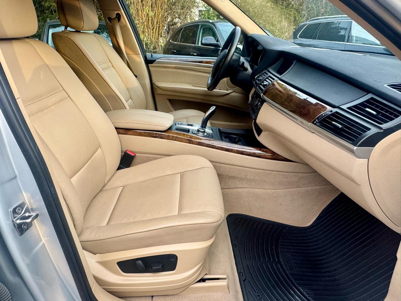 BMW X5 xDrive50i 2011