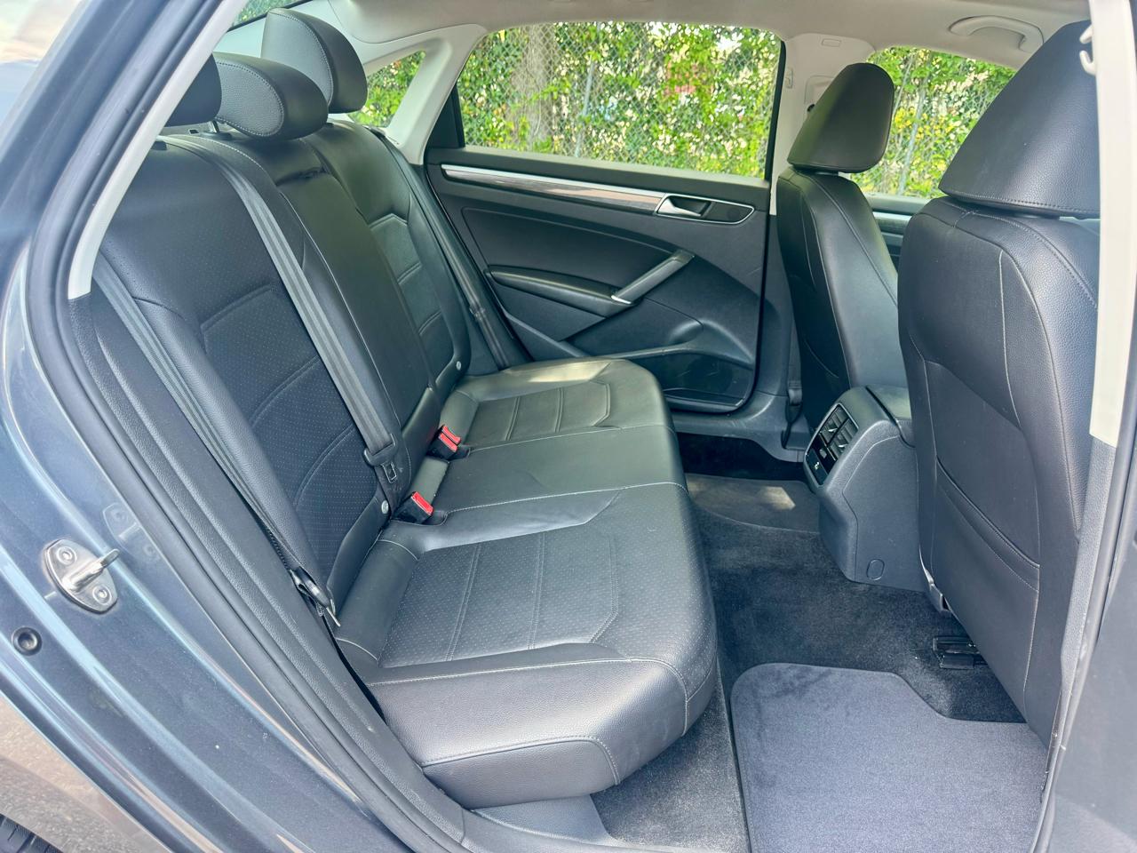 Volkswagen Passat SE 2018