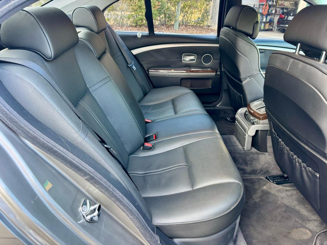 BMW 7-Series 750i 2007