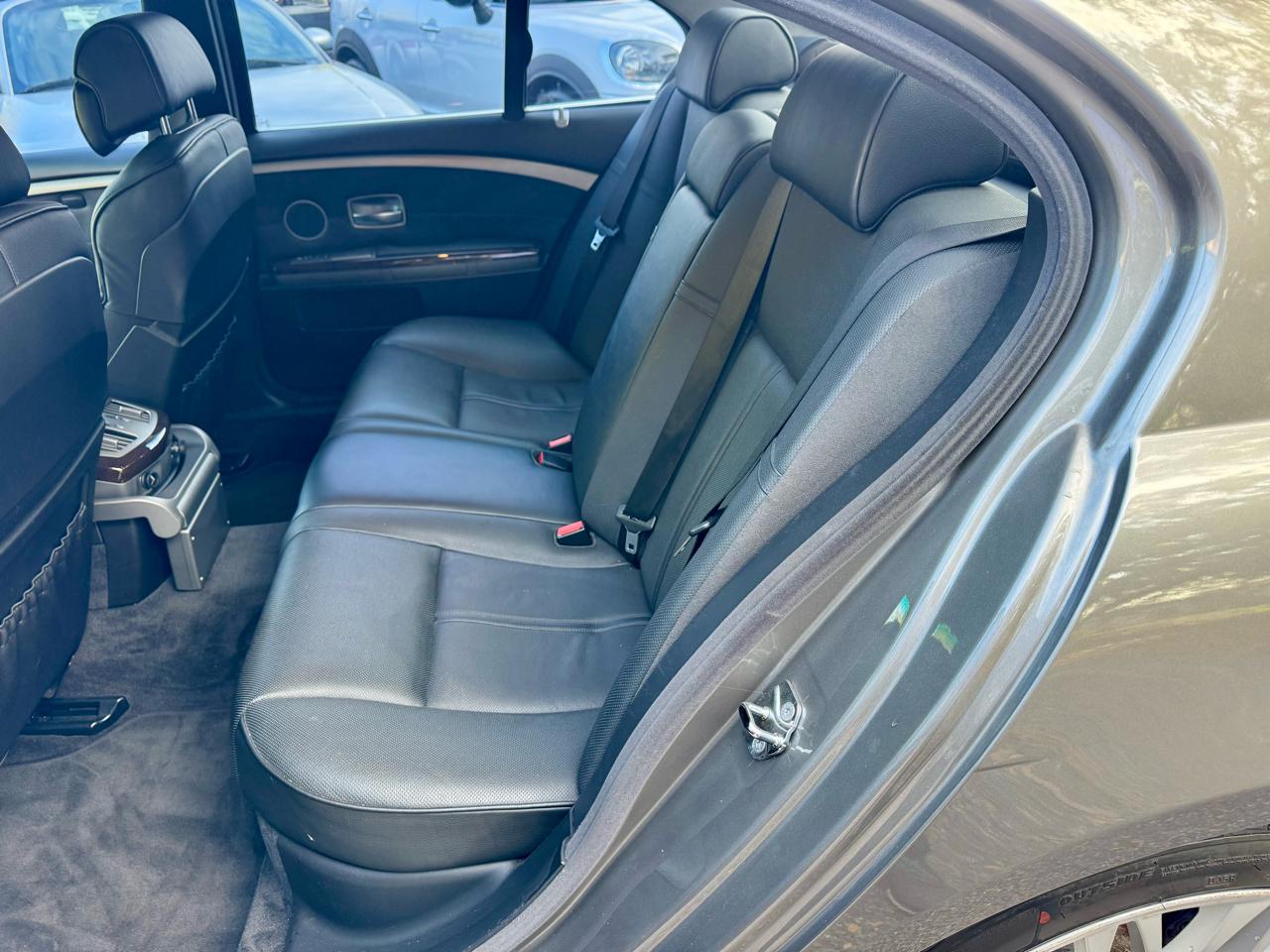 BMW 7-Series 750i 2007