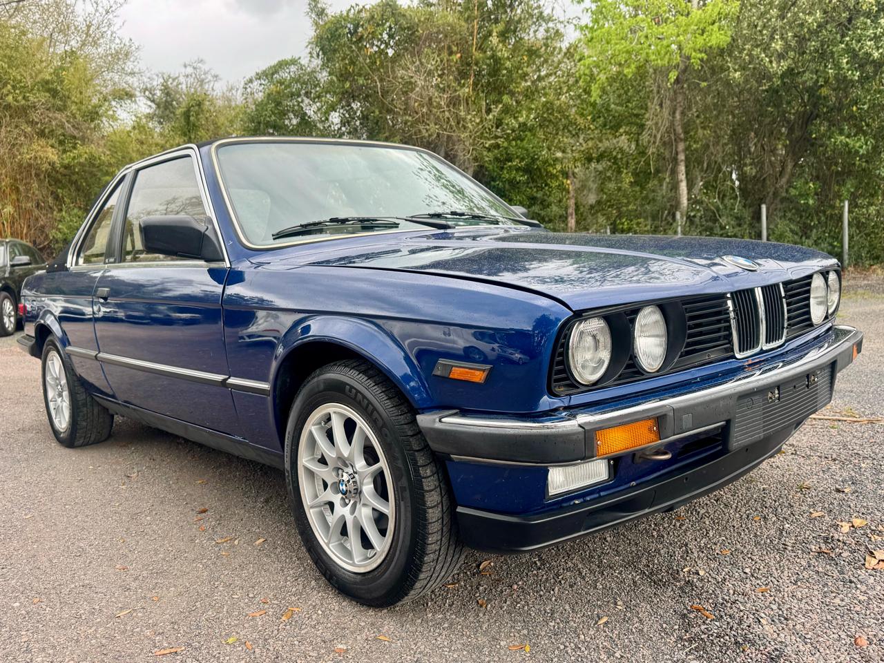 BMW 323i Base 1984