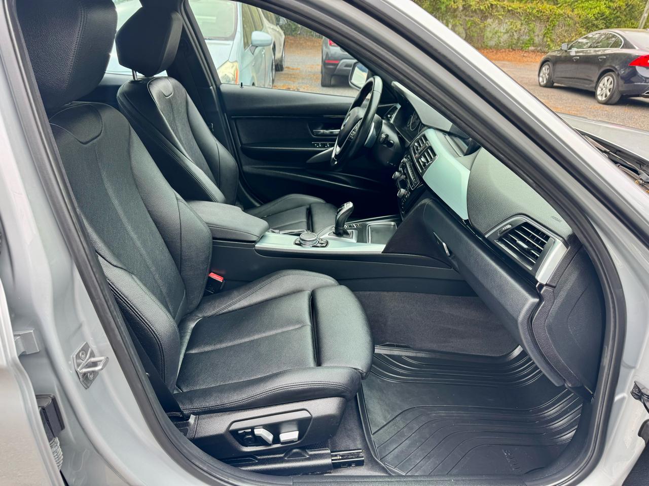 BMW 3-Series 328i xDrive Sedan 2016