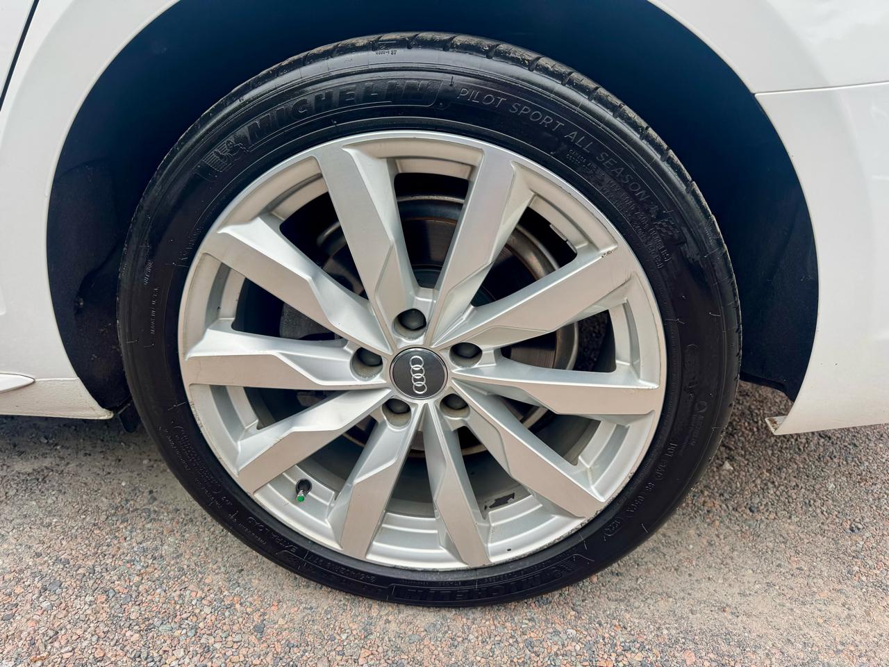 Audi A4 2.0T Premium Sedan 2018