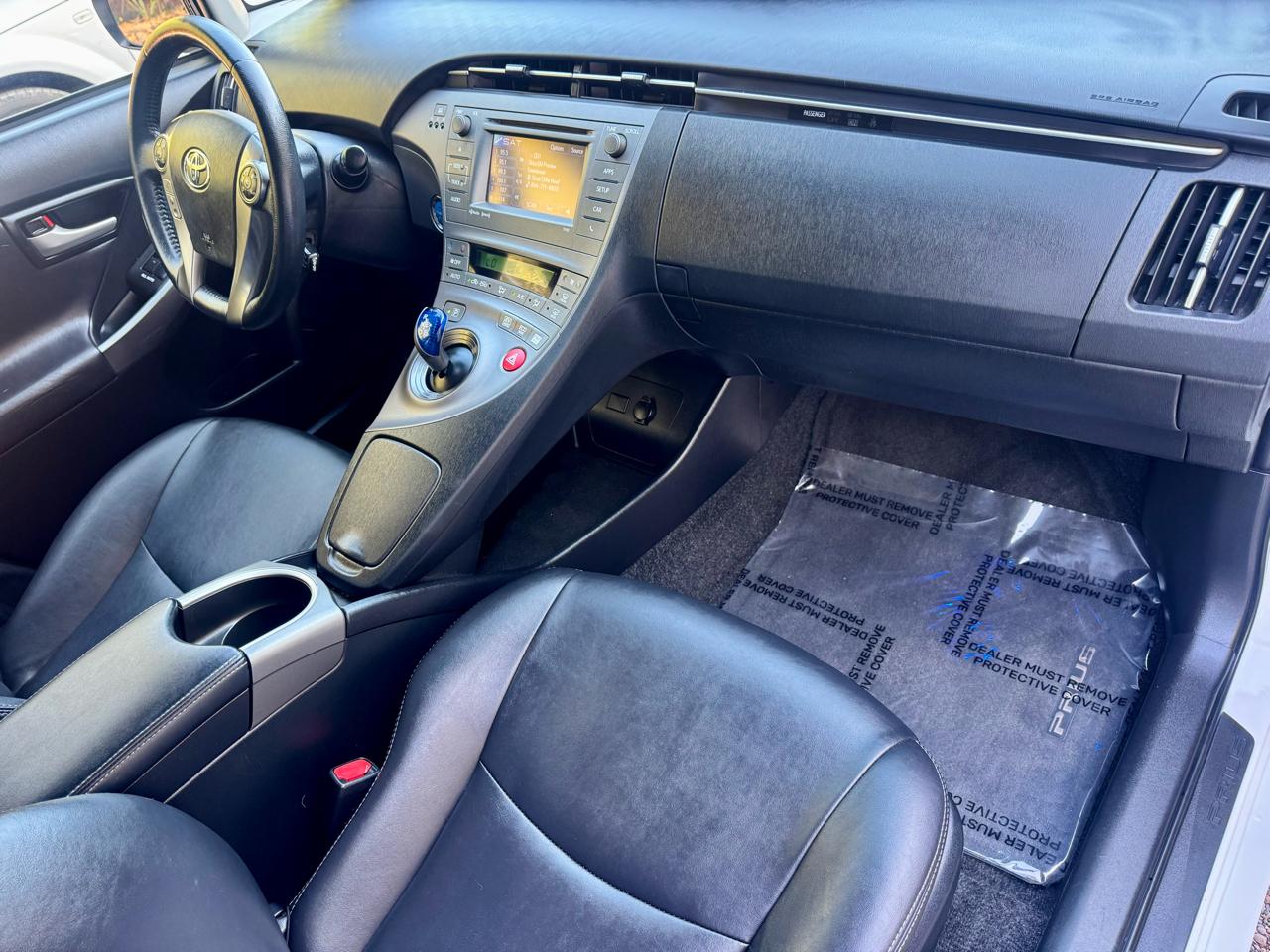 Toyota Prius 5dr HB Persona Series Special Edition (Natl) 2015