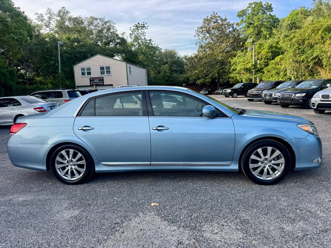 Toyota Avalon Base 2011
