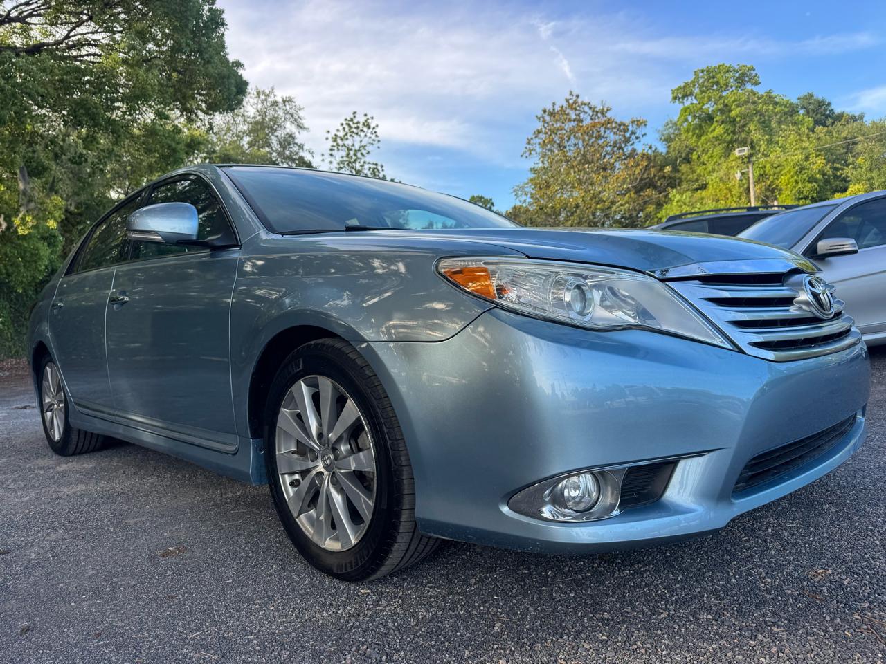 Toyota Avalon Base 2011