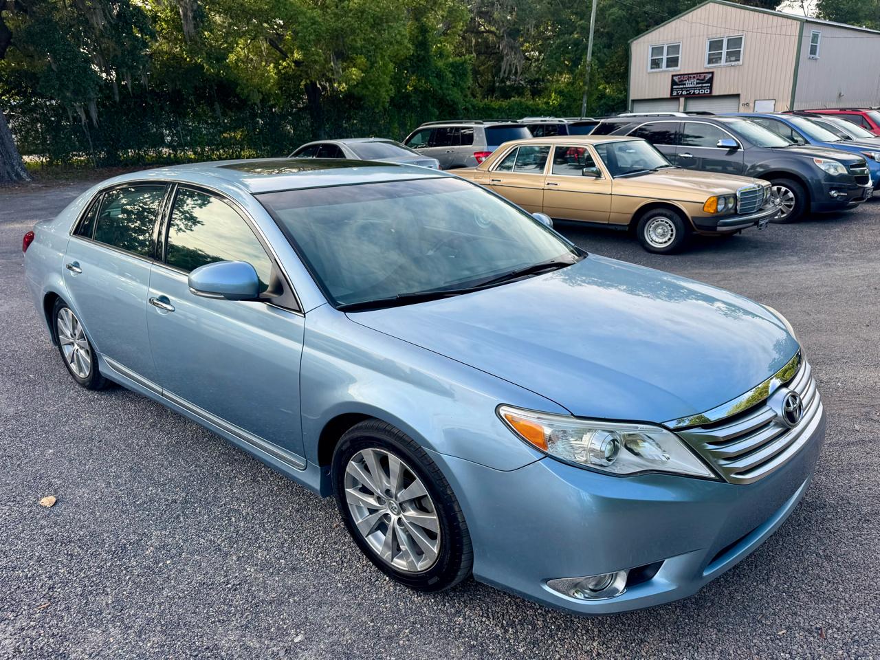 Toyota Avalon Base 2011