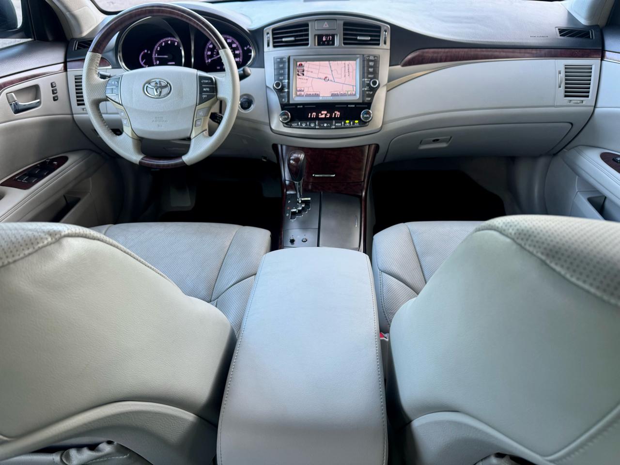 Toyota Avalon Base 2011