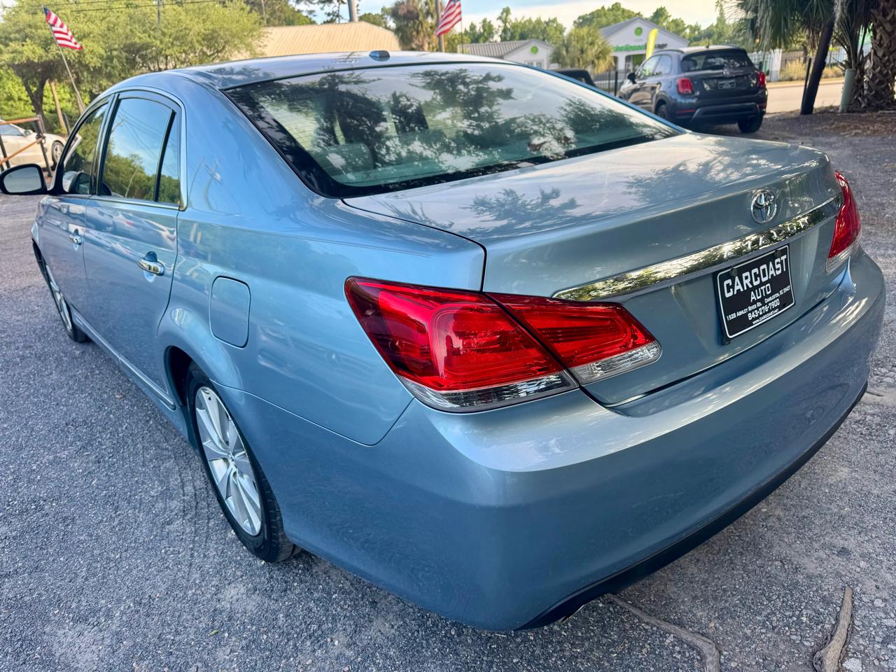 Toyota Avalon Base 2011