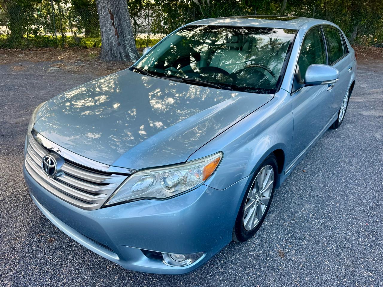 Toyota Avalon Base 2011