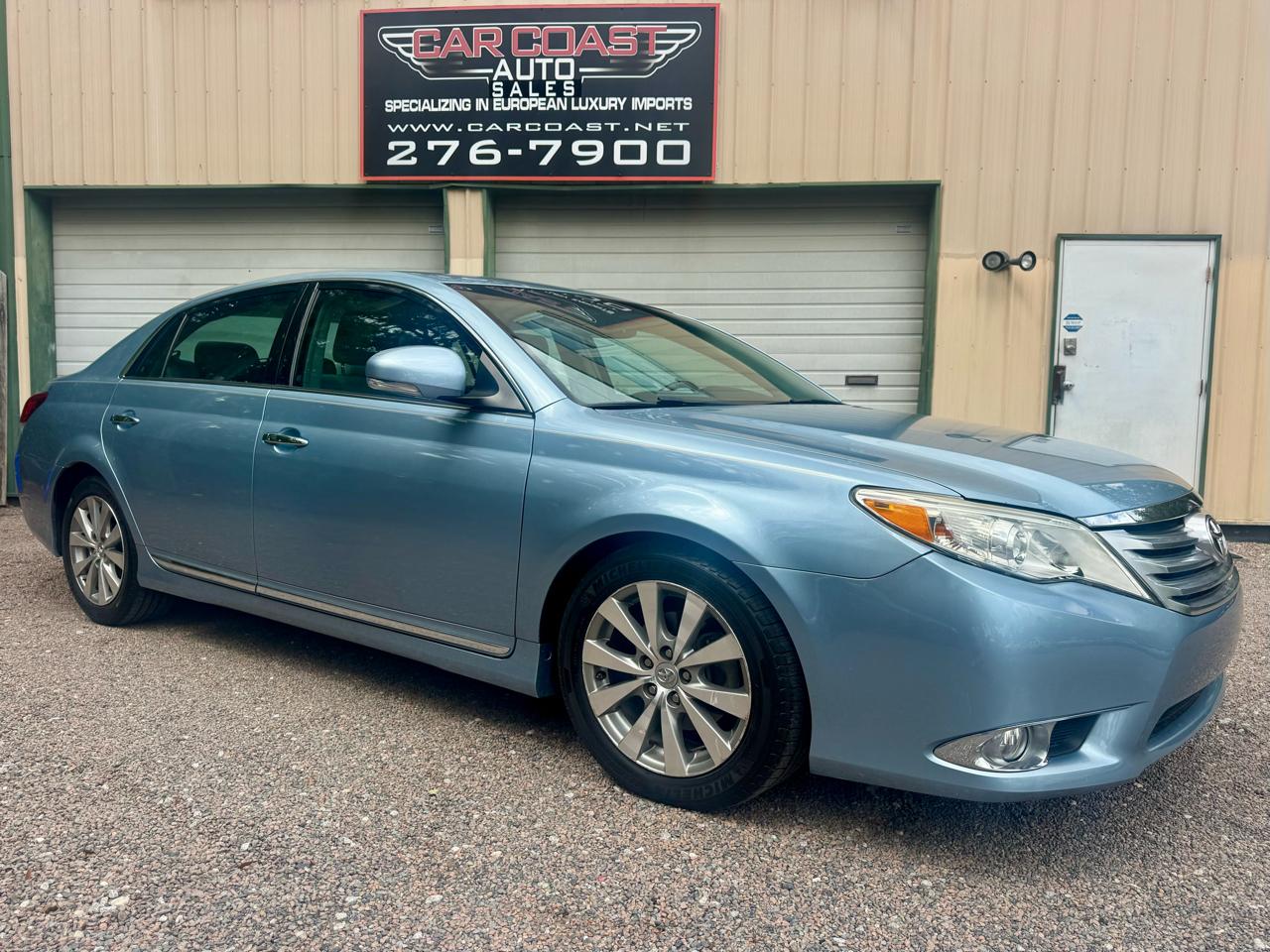 2011 Toyota Avalon Limited's photo