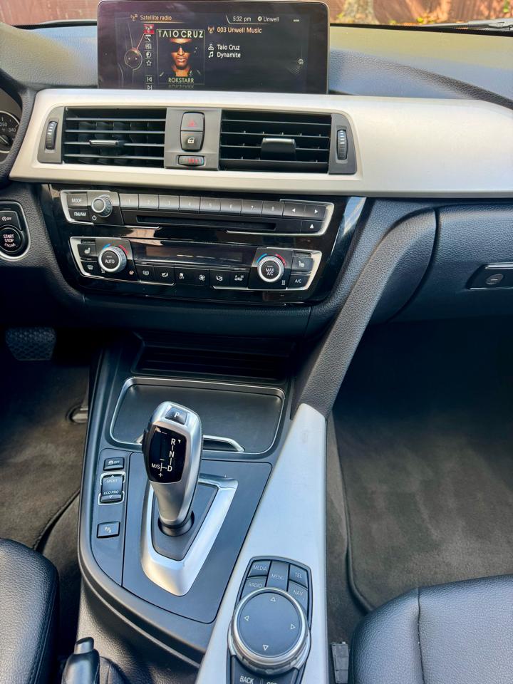 BMW 3-Series 320i xDrive Sedan 2016