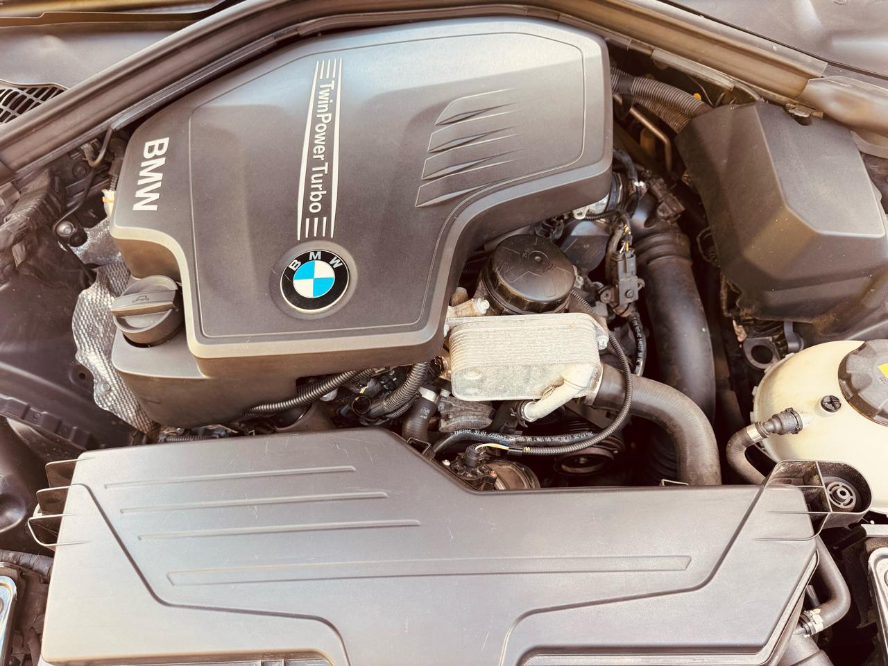 BMW 3-Series 320i xDrive Sedan 2016