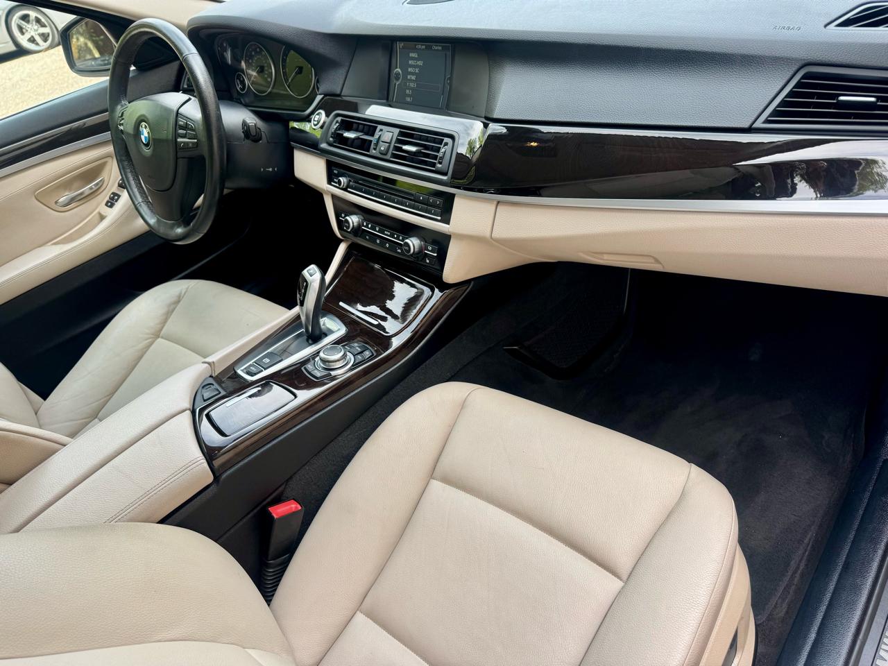 BMW 5-Series 535i 2011